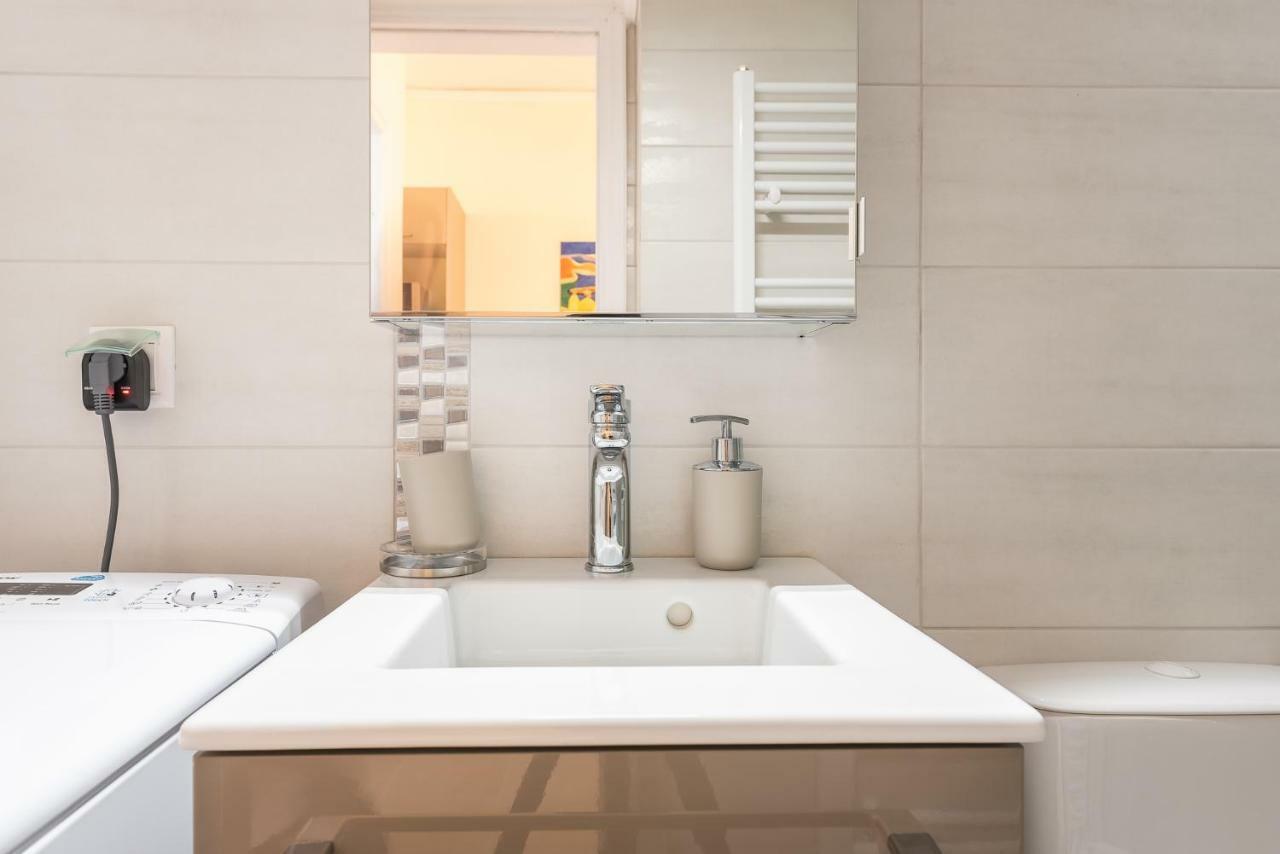 Stylish Kerameikos Apartment By Cloudkeys Atenas Exterior foto