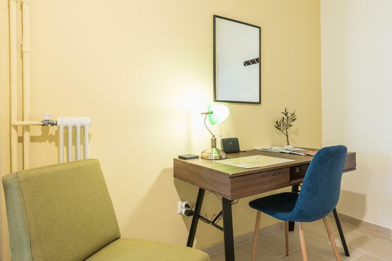 Stylish Kerameikos Apartment By Cloudkeys Atenas Exterior foto